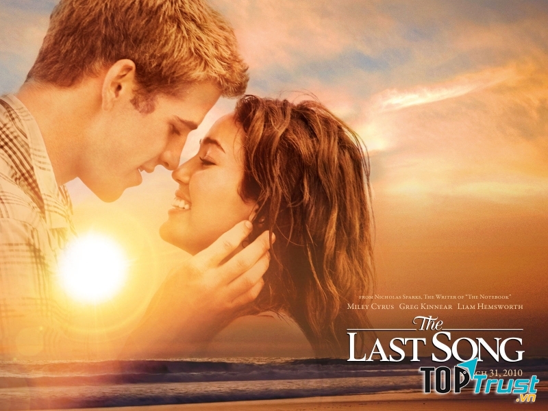 Cặp đôi yêu nhau từ phim ra ngoài đời Miley& Liam