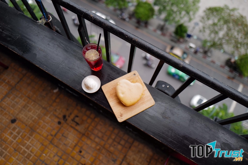 The Letter Coffee & Clothing