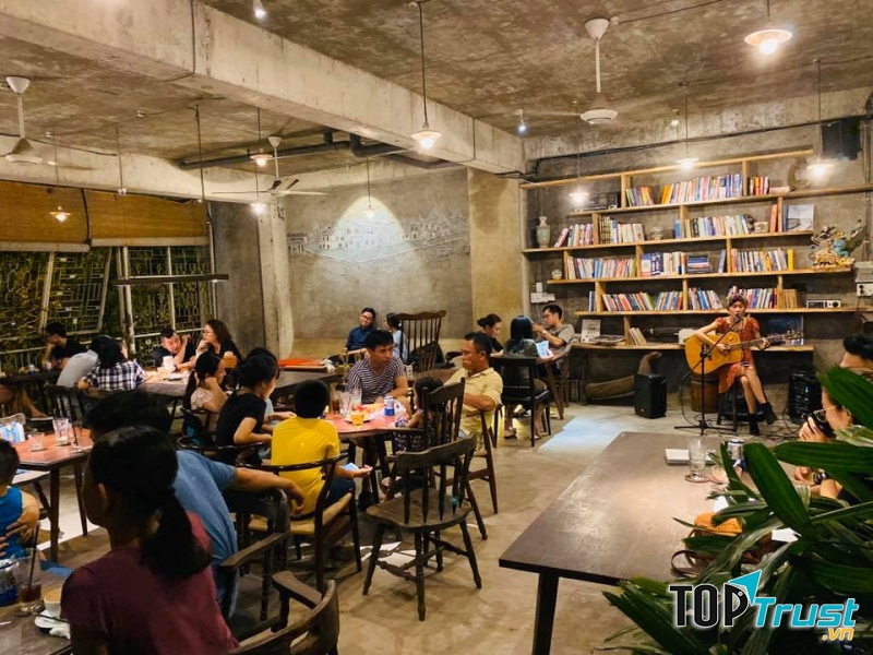 The Lib Coffee & Books