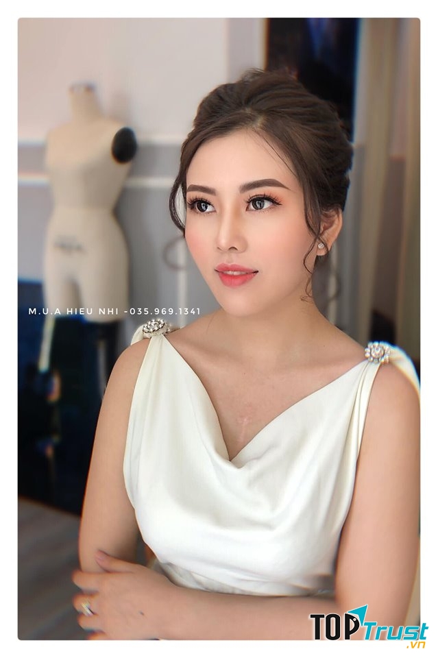 The Light Studio (Hiếu NHi Makeup)