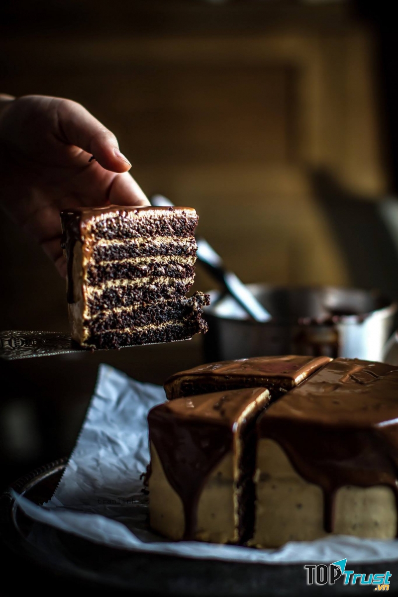Bánh Tiramisu mang hương vị sôcôla tại The Lissom Parlour Cafeteria & Bakery