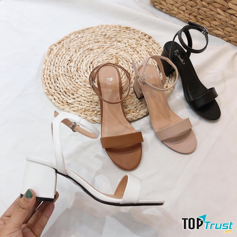 The Nysmile nổi tiếng bởi những mẫu giày đẹp xinh