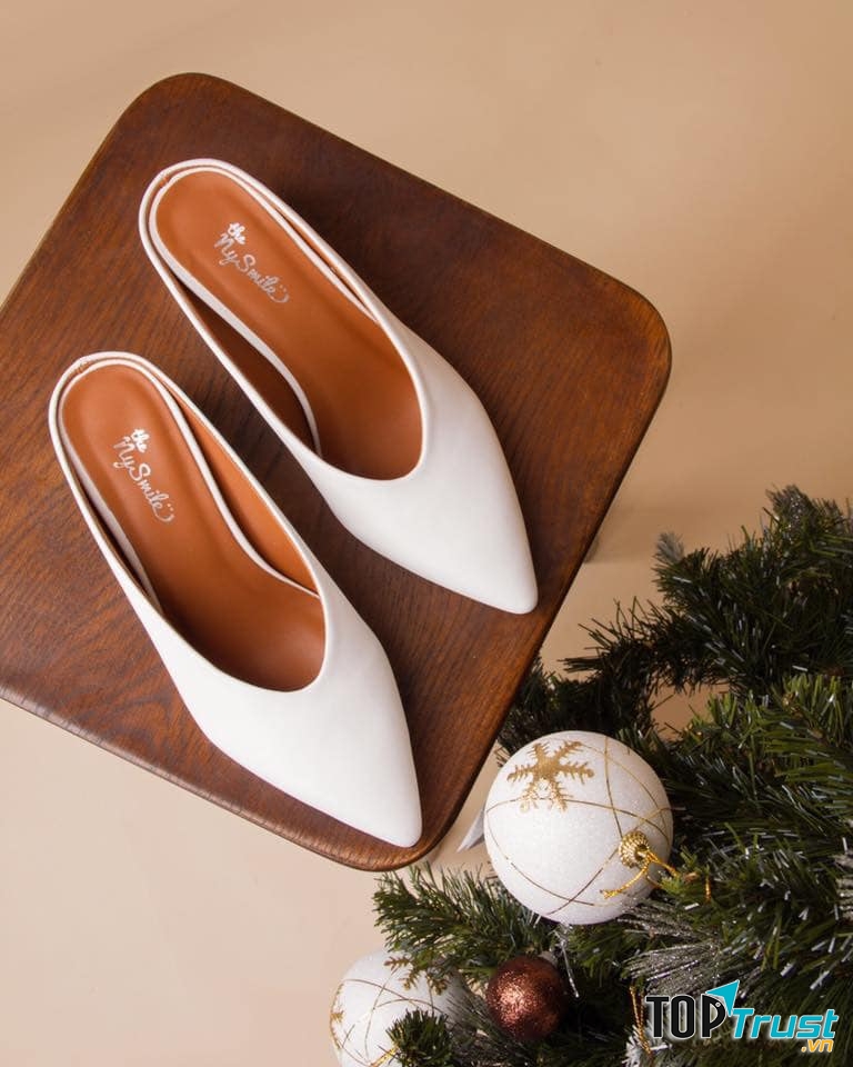 Quán phục vụ rất nhiều loại giày cho các bạn thoải mái lựa chọn