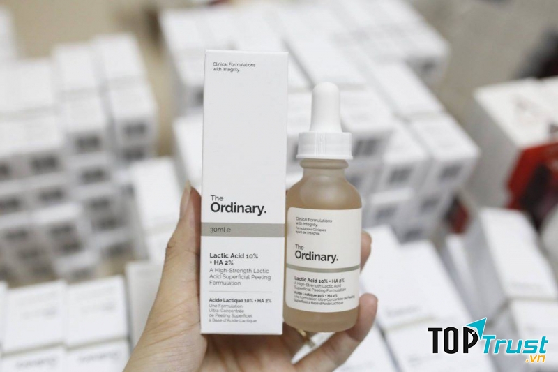 Serum này có công thức sản xuất chuyên biệt dành cho nhu cầu tẩy tế bào chết để cải thiện cấu trúc da, nhằm mang đến một sự trắng sáng tươi trẻ cho gương mặt