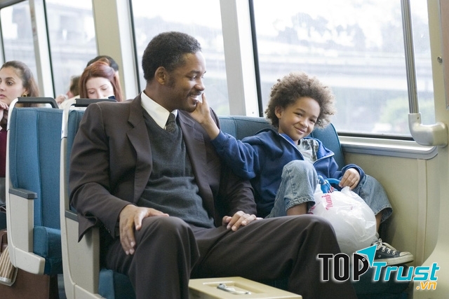 Will Smith và con trai Jaden Smith trong phim Pursuit of Happyness