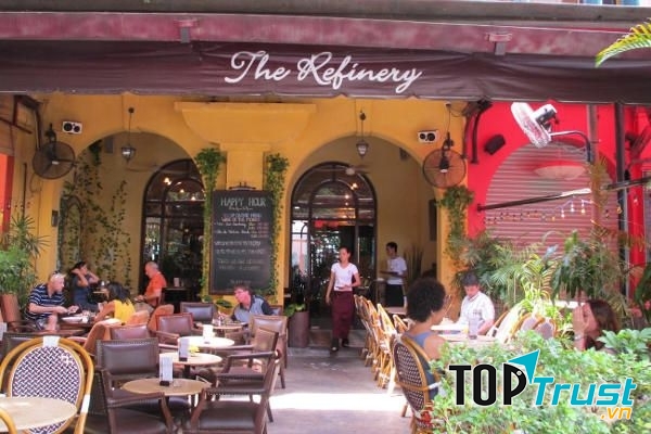 ﻿﻿﻿﻿﻿Nhà hàng Pháp The Refinery mang phong cách đậm chất Pháp rất riêng biệt