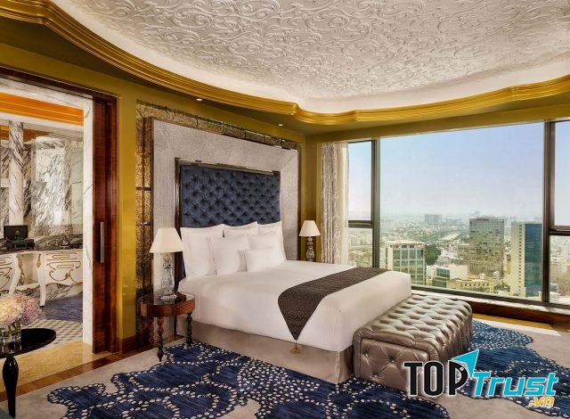 The Reverie Saigon là sự kết hợp tuyệt vời của thiết kế sang trọng  cùng không gian rộng mở trên tòa nhà cao.