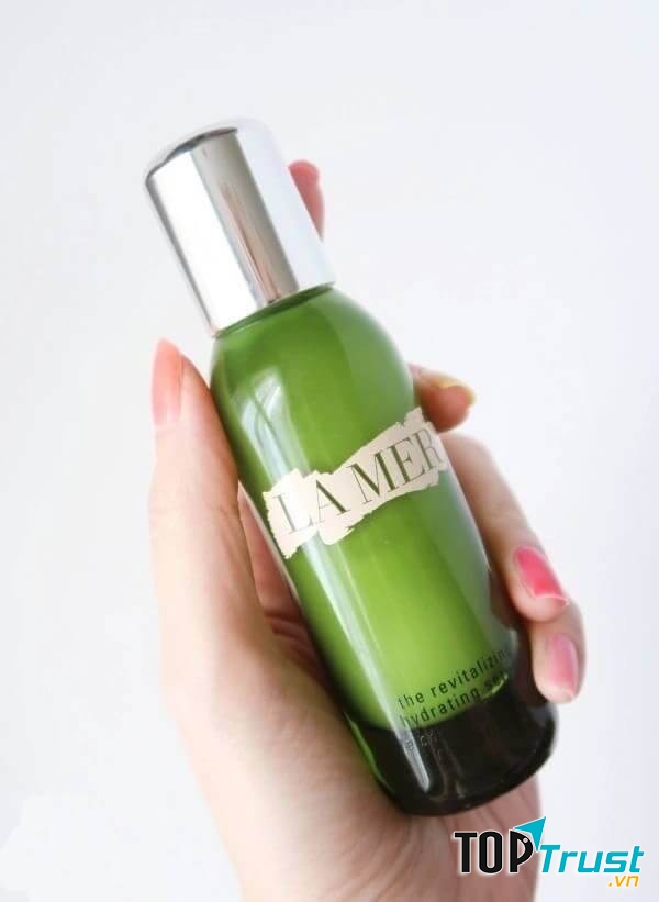 The Revitalizing Hydrating Serum