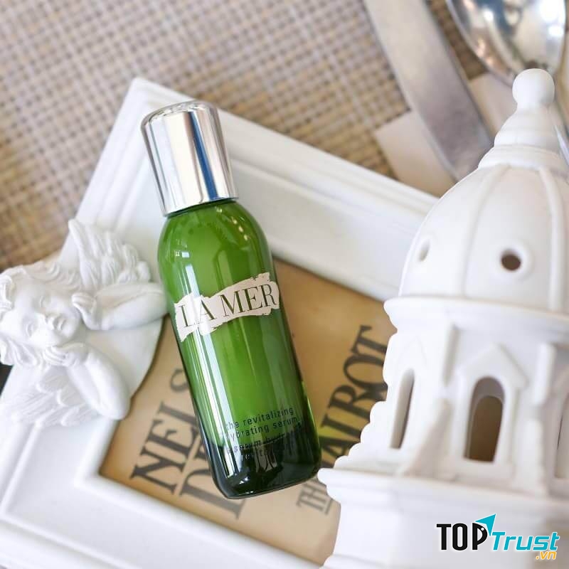 The Revitalizing Hydrating Serum