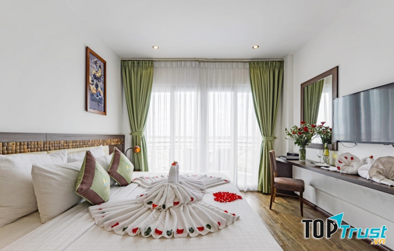The Riverside Resort Bến Tre