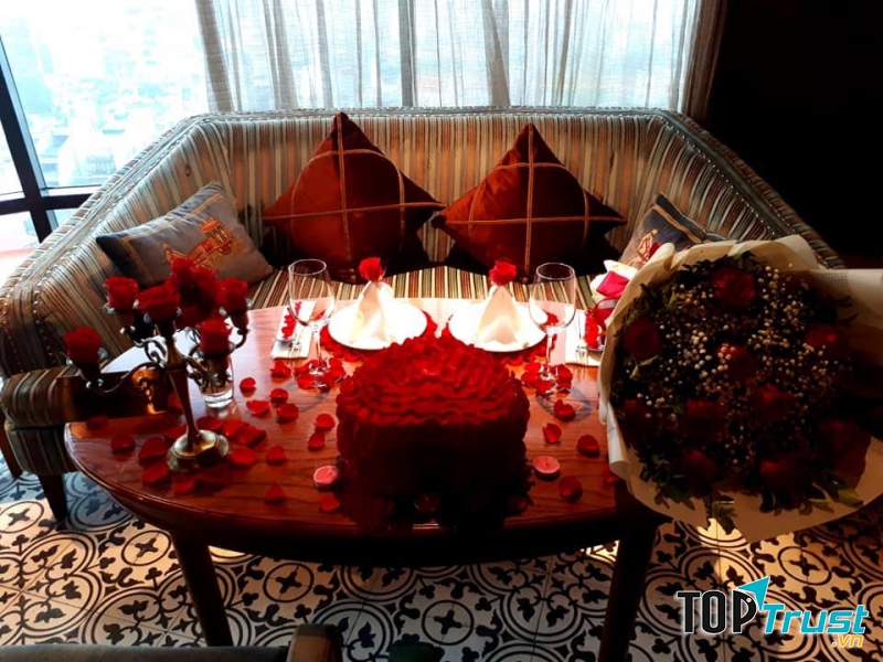 Bữa tiệc sinh nhật dành cho cặp tình nhân