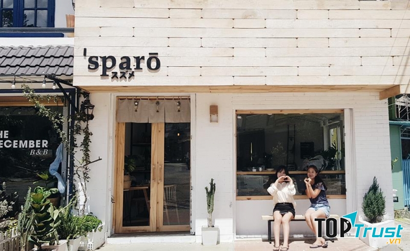 Vẫn là tông màu trắng và nâu chủ đạo, The Sparrow tạo được cảm giác ấm cúng, dễ chịu ngay từ lần đầu tiên bước vào cho khách