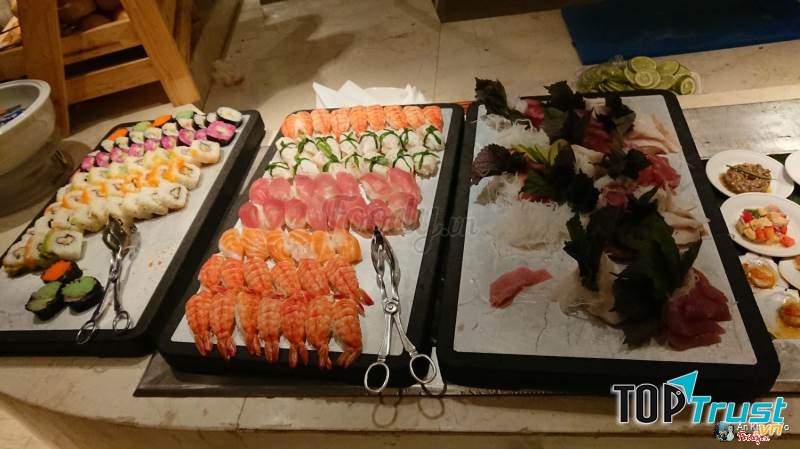 Buffet hải sản tươi ngon tại The Square Buffet