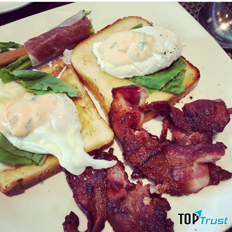 The Square - Novotel Saigon Centre