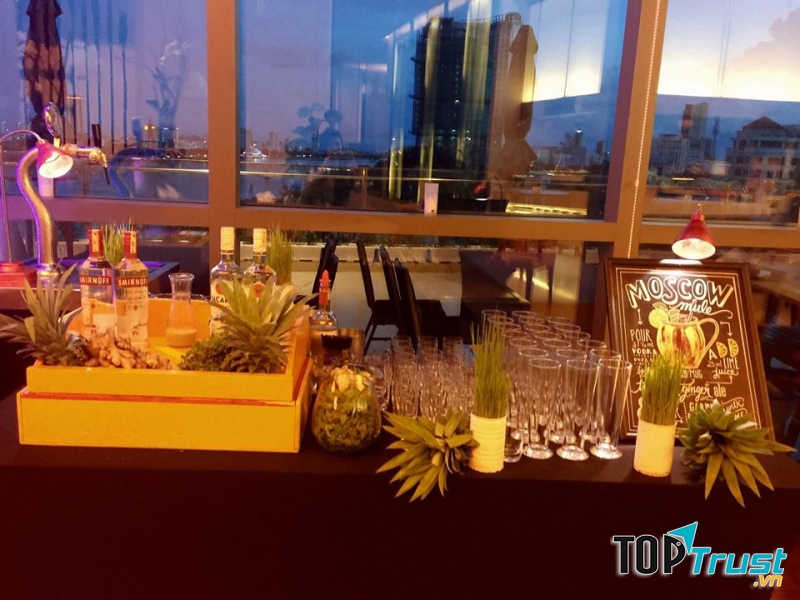 The Square restaurant - Novotel Danang.