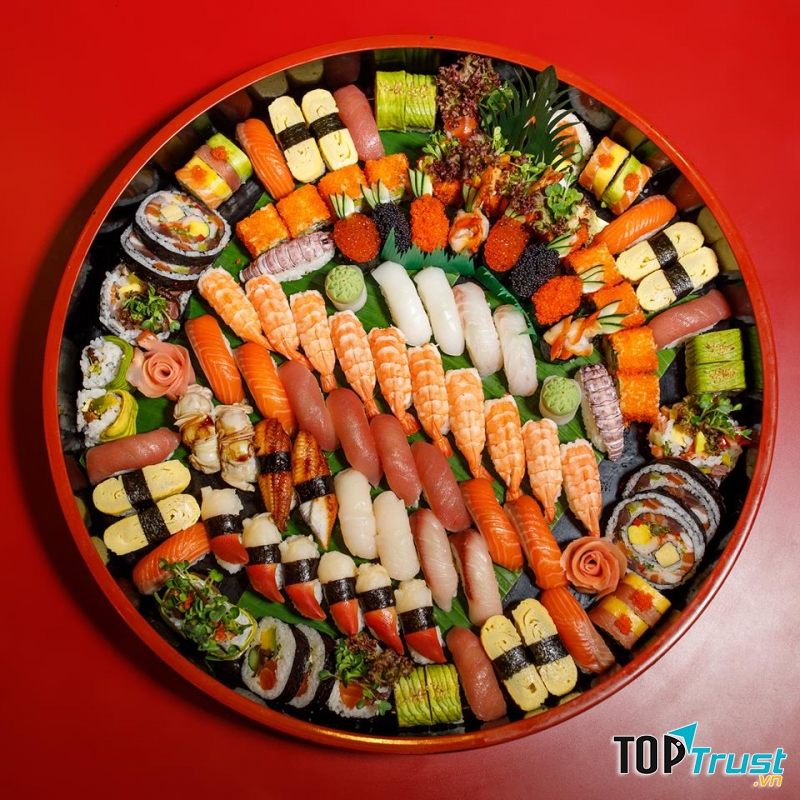Sushi Bar là chuỗi nhà hàng sushi phổ biến nhất hiện nay với 8 chi nhánh ở thành phố Hồ Chí Minh, Bình Dương và Đà Nẵng.