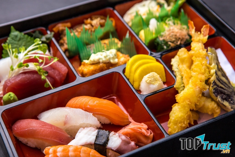 Thực đơn tại The Sushi Bar Thiên Quế rất đa dạng và phong phú.