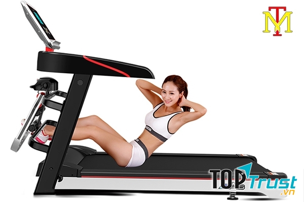 Tập cơ bụng với máy chạy bộ điện