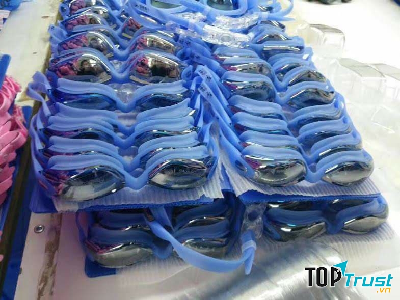 Thể thao Minh Toàn đa dạng các mẫu kính bơi