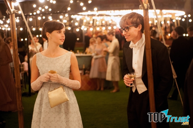 Khoảnh khắc hạnh phúc của Stephen Hawking bên người vợ đầu