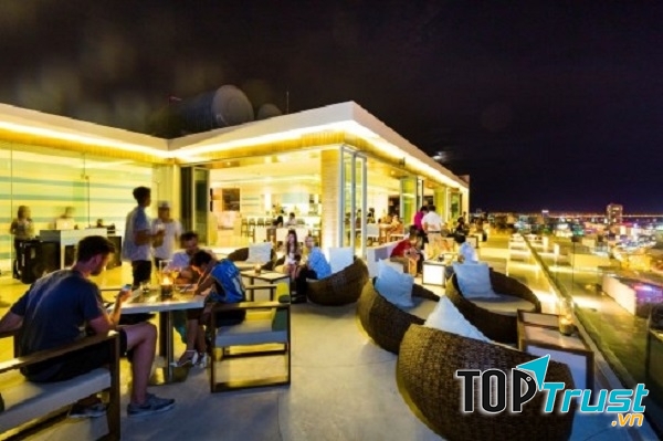 The Top Bar - Cà phê sang chảnh nhất Đà Nẵng với view cực chất