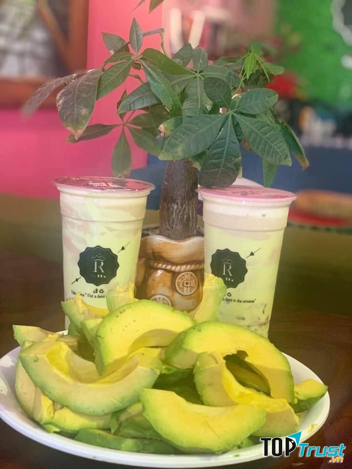 Sinh tố bơ tại The Trà