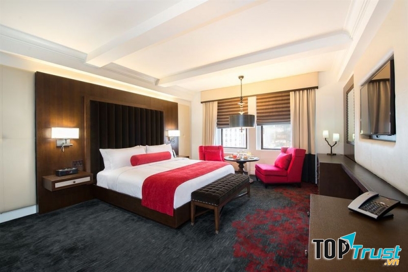Nhắc đến khách sạn The Tuscany là nhắc đến những căn hộ vô cùng cao cấp, sang trọng, rộng rãi, tiện nghi, thoải mái, được bài trí rất đẹp mắt