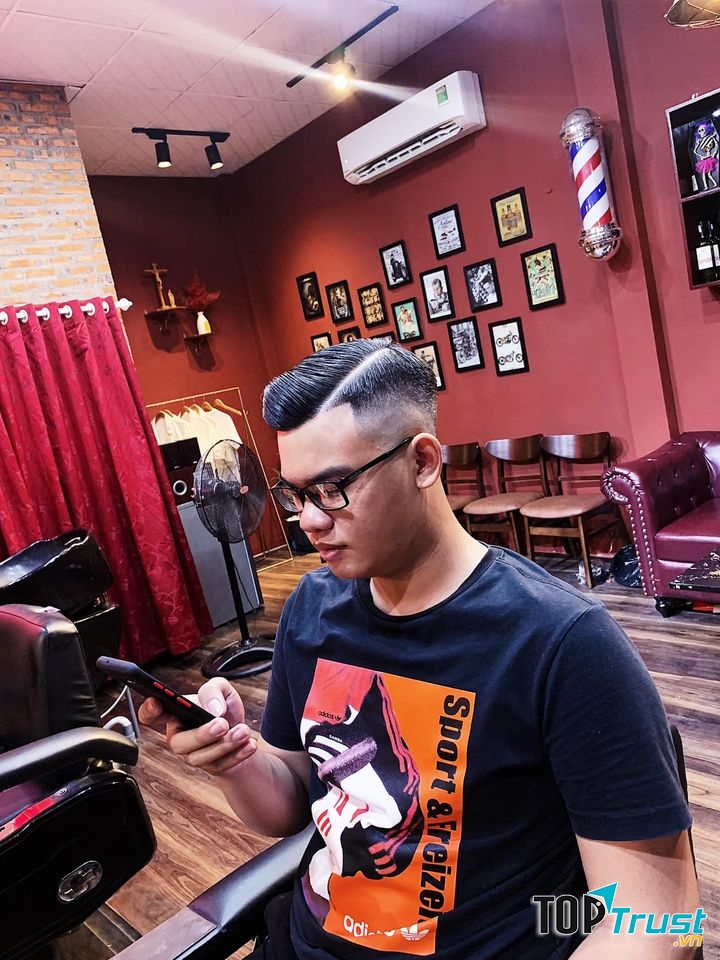 The Weirdos Barbershop