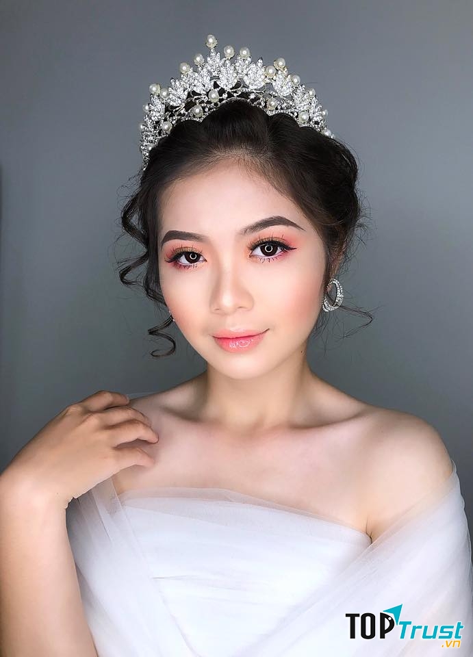 Thiên Ân Makeup