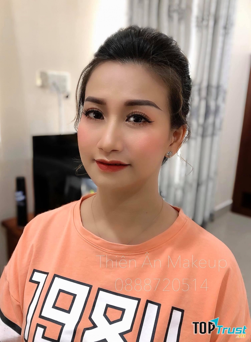 Thiên Ân Makeup