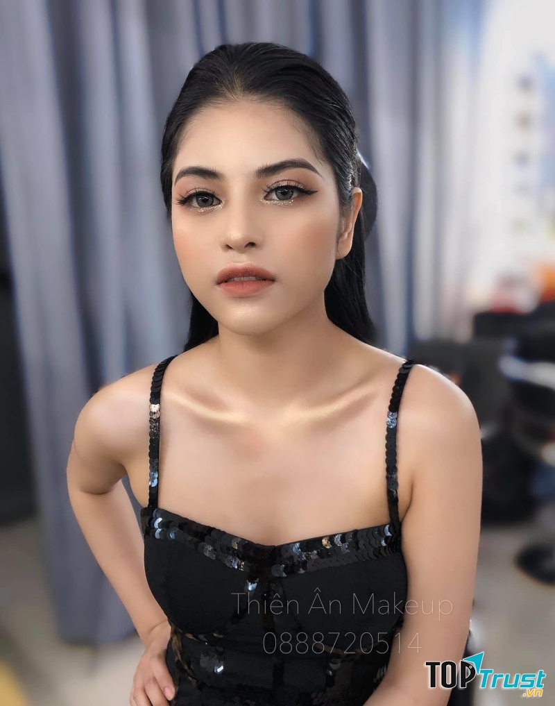 Thiên Ân Makeup