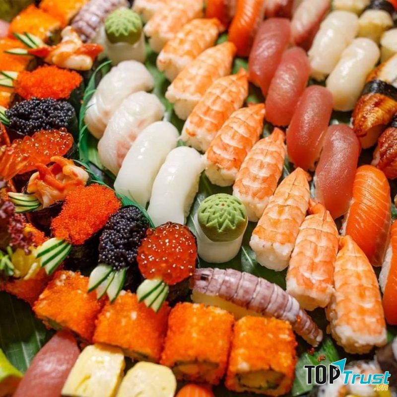 Món ăn được chế biến kĩ lưỡng, không tanh và tươi rói nên ăn vào là cảm nhận được ngay vị ngọt của hải sản