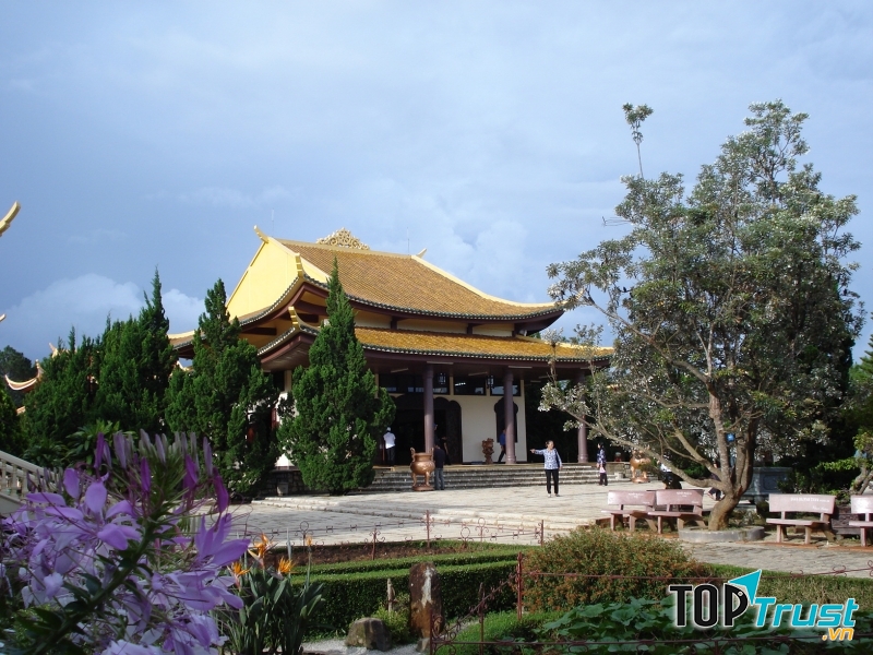 Không gian thanh tịnh chốn Phật Môn