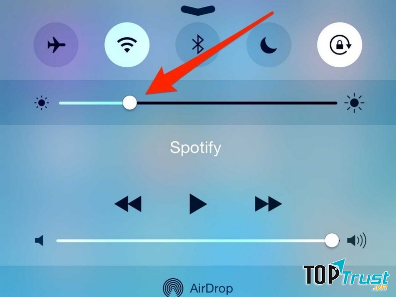 Thiết lập độ sáng vừa phải, phù hợp