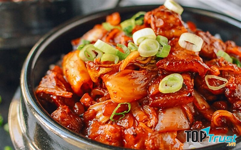 Thịt ba chỉ xào kim chi