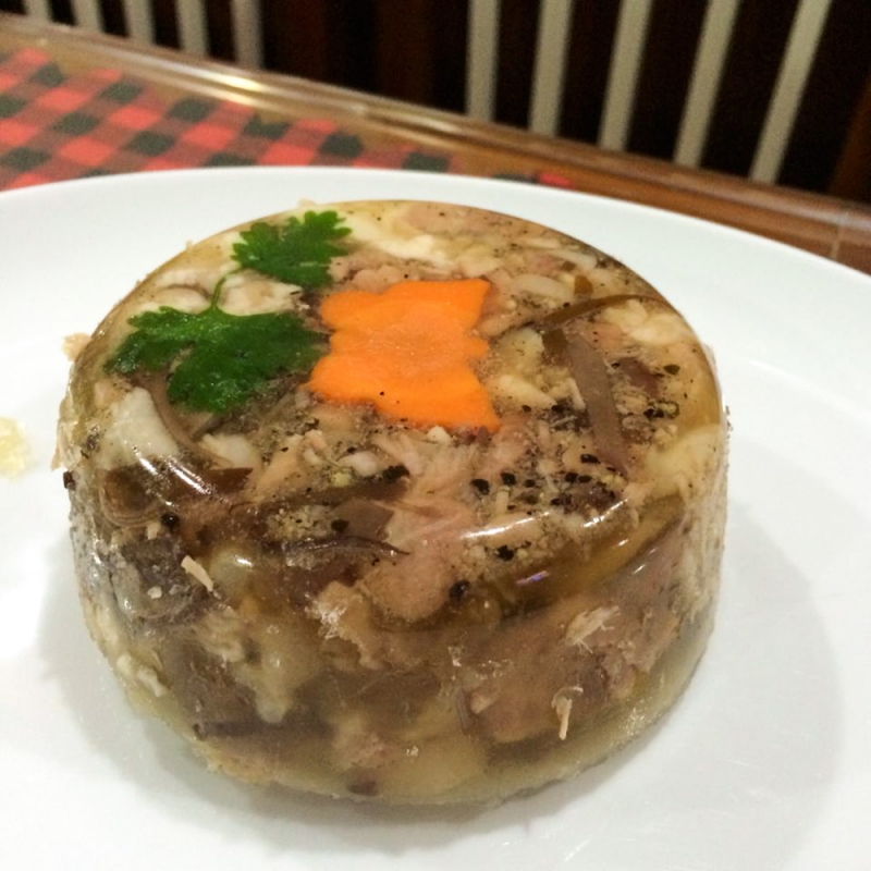 Thịt đông là một trong những món ăn khiến cân nặng tăng chóng mặt.