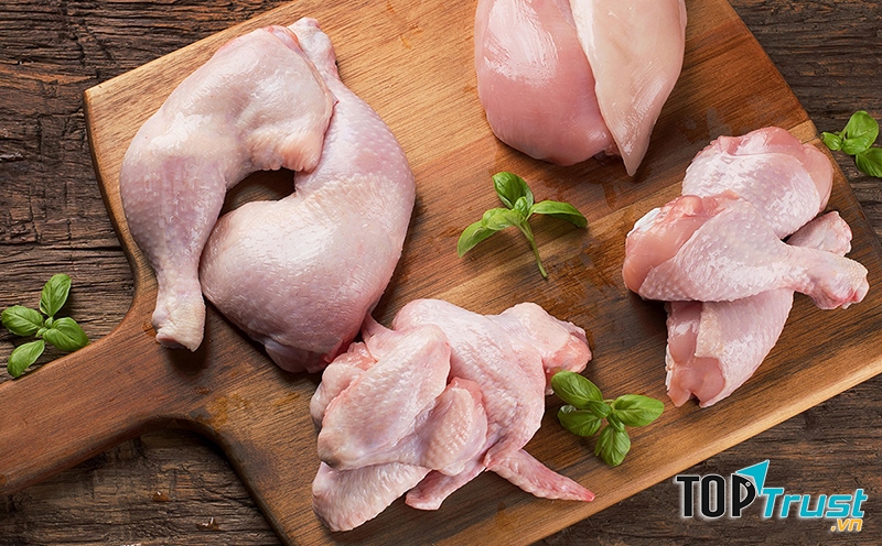 Thịt gà giúp trẻ tăng cân