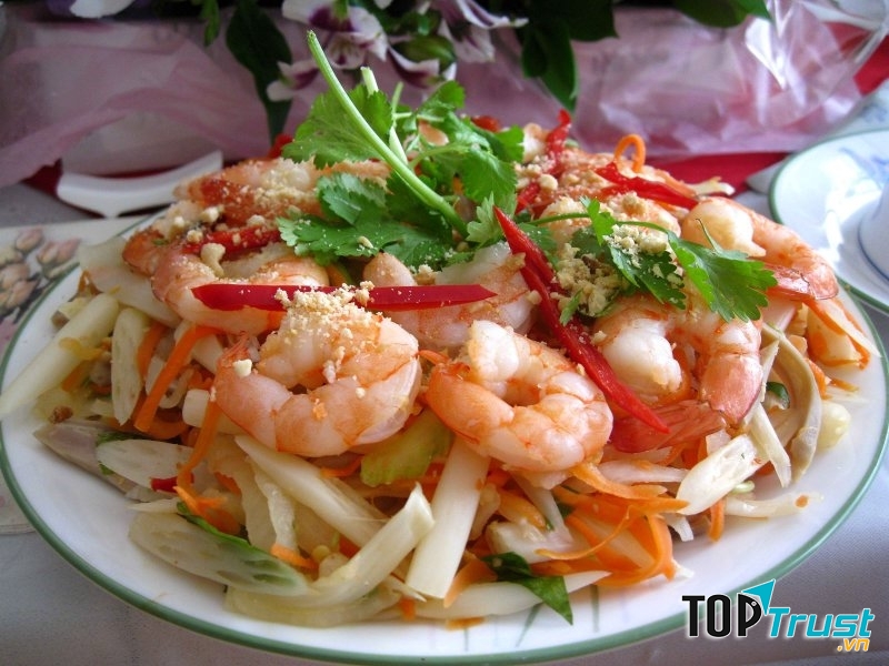 Thịt gà kiêng kị tôm tươi