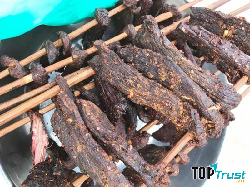 Thịt trâu gác bếp