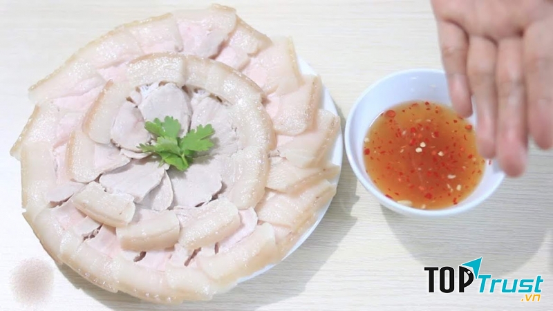 Thịt heo chấm mắm