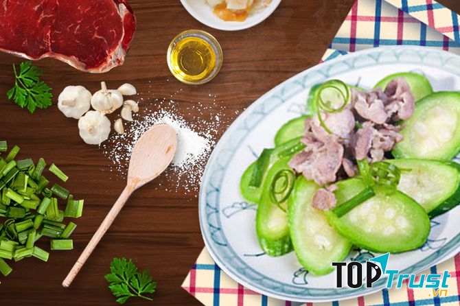 Thịt heo rừng nấu mướp