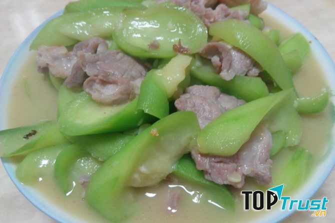 Thịt heo rừng nấu mướp