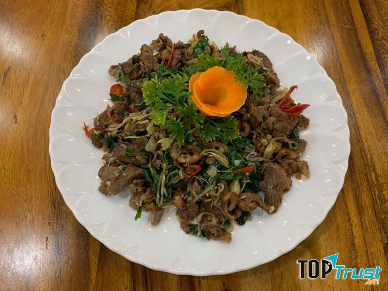 Thịt ngỗng xào sả ớt