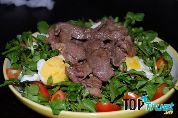 Thịt trâu xào lá trơng