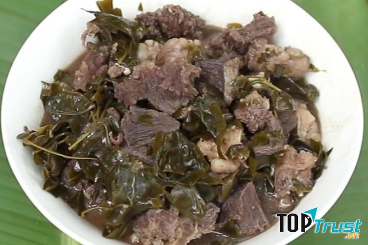 Thịt trâu om lá lồm