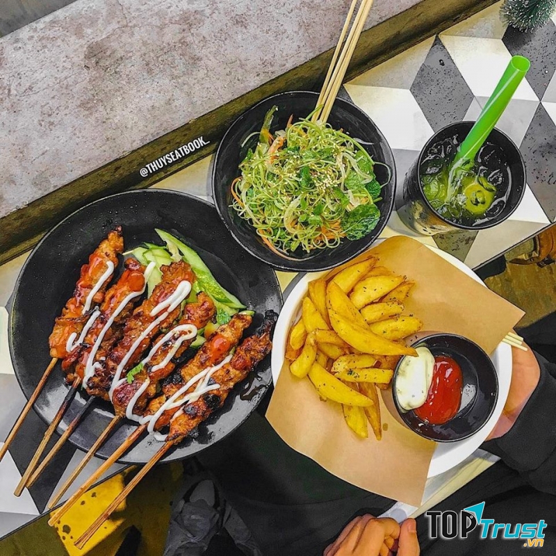 Thịt xiên Hoàng Đức