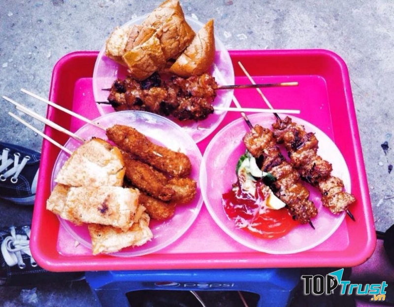 Thịt nướng và bánh mì