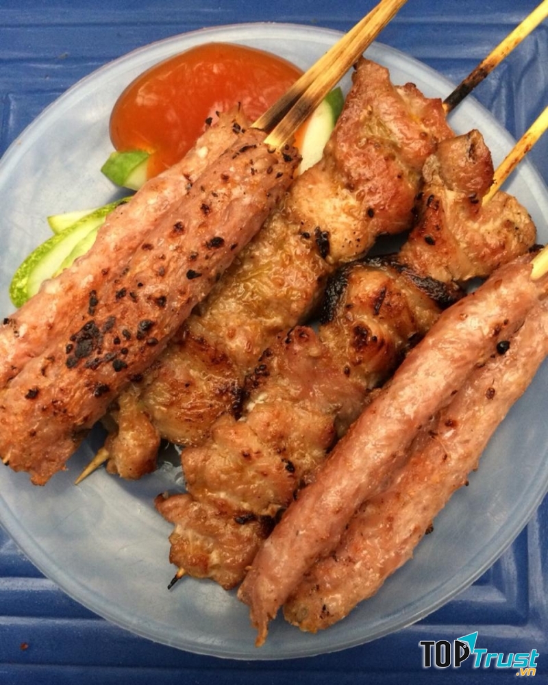 Thịt nướng và nem nướng