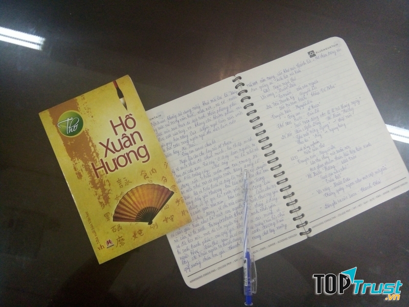 Cần chú ý cả hình thức và nội dung của tác phẩm