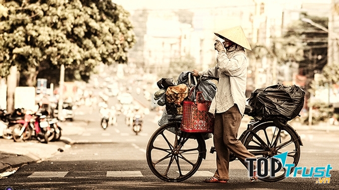 Vẫn có những người phụ nữ chẳng có ngày 8.3